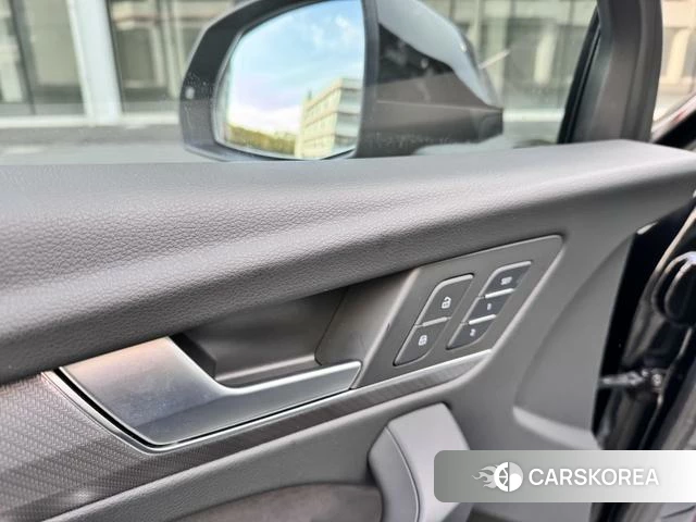 Audi Q5L Sportback id 4219299 из Китая 10