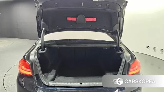 BMW 5 Series (G30) id 3612328 из Кореи 10