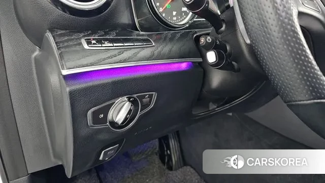 Mercedes-Benz E-Class W213 id 3692942 из Кореи 10