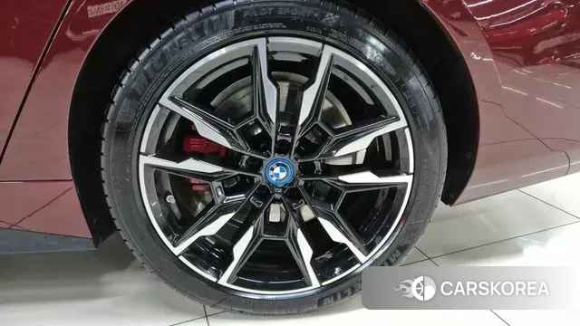 BMW i4 id 3341448 из Кореи 10