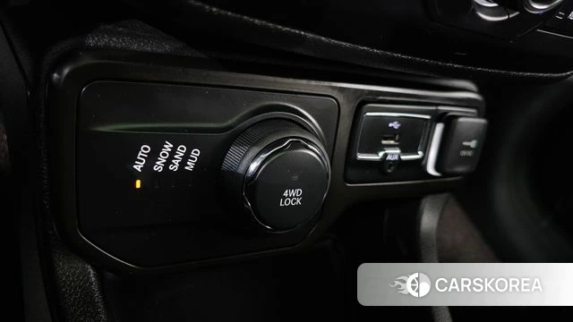 Jeep Renegade id 4396210 из Кореи 10