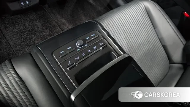 Hyundai Grandeur (GN7) id 3576736 из Кореи 10