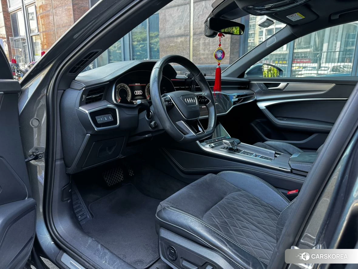 Audi A6L id 4440855 из Китая 10