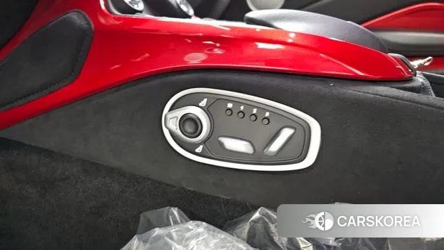 Aston Martin Vantage 2nd Generation id 3612467 из Кореи 10