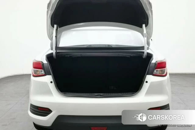 Nissan Bluebird id 4211513 из Китая 10