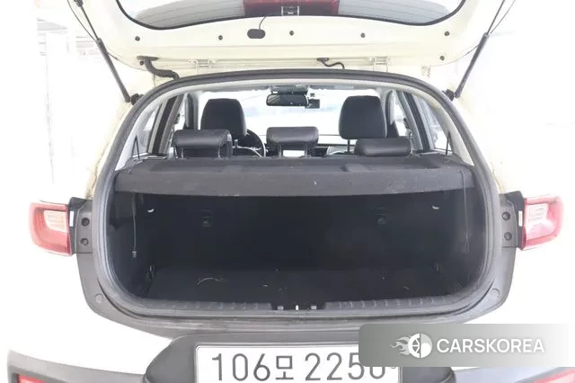 Kia Stonic id 3694944 из Кореи 10