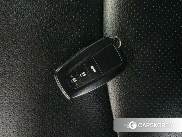 Toyota Corolla id 4297696 из Китая 10