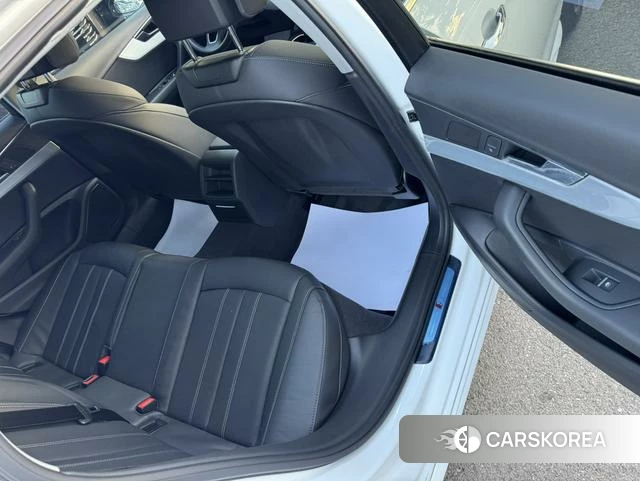 Audi A4L id 4366185 из Китая 10