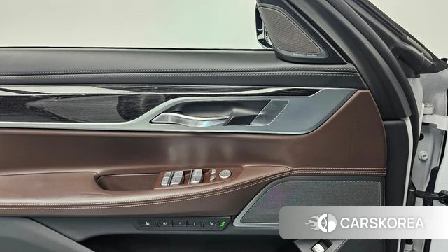BMW 7 Series (G11) id 4246049 из Кореи 10