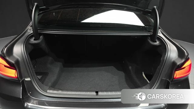 BMW 5 Series (G30) id 3898918 из Кореи 10