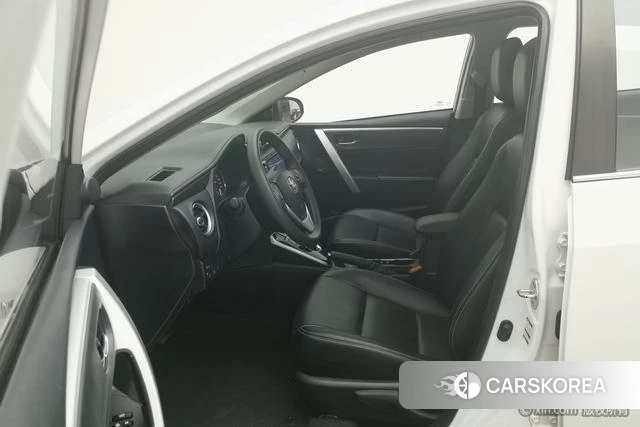 Toyota Corolla dual engine E+ id 4211565 из Китая 10