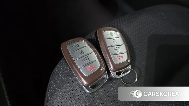 Hyundai Avante AD id 3009499 из Кореи 10