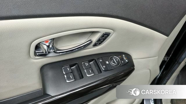 Kia All New Carnival id 4430490 из Кореи 10