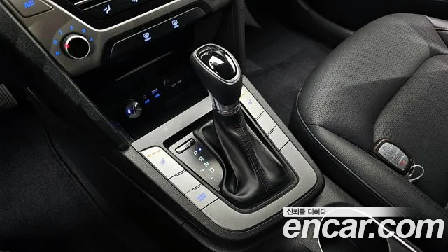 Hyundai Avante AD id 2699722 из Кореи 10