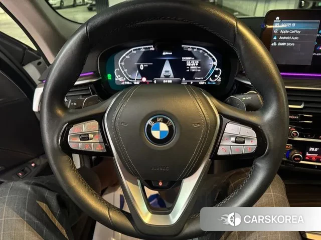 BMW 5 Series (G30) id 3645112 из Кореи 10