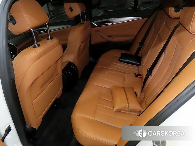 BMW 5 Series (G30) id 4385045 из Кореи 10
