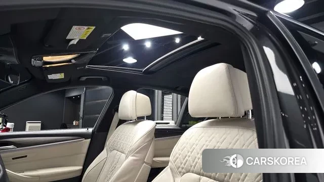 BMW 5 Series (G30) id 3741808 из Кореи 10