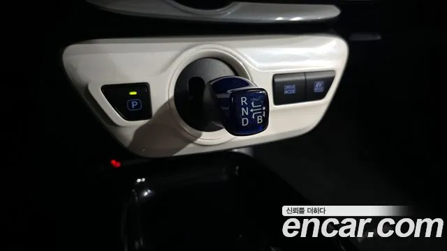 Toyota Prius 4th Generation id 2676612 из Кореи 10