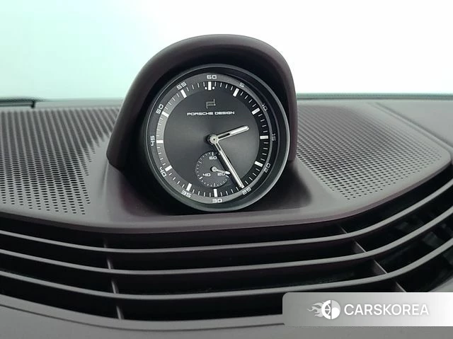 Porsche Taycan id 4336454 из Кореи 10