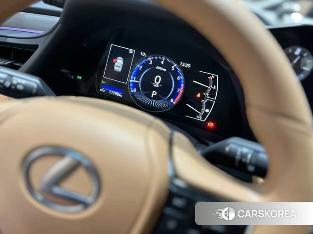 Lexus ES id 4190384 из Китая 10