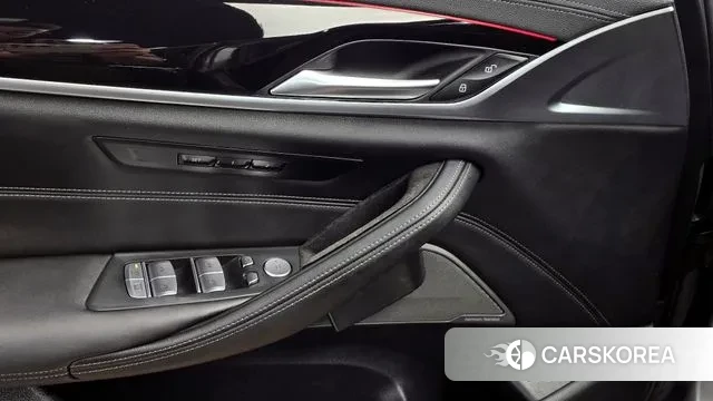 BMW 5 Series (G30) id 3420914 из Кореи 10