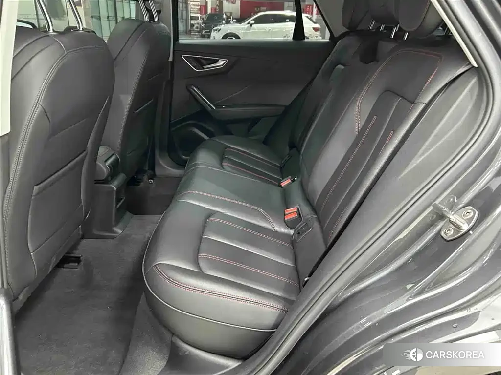 Audi Q2L id 4628405 из Китая 10