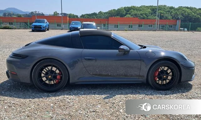 Porsche 911(992) id 4321473 из Кореи 10