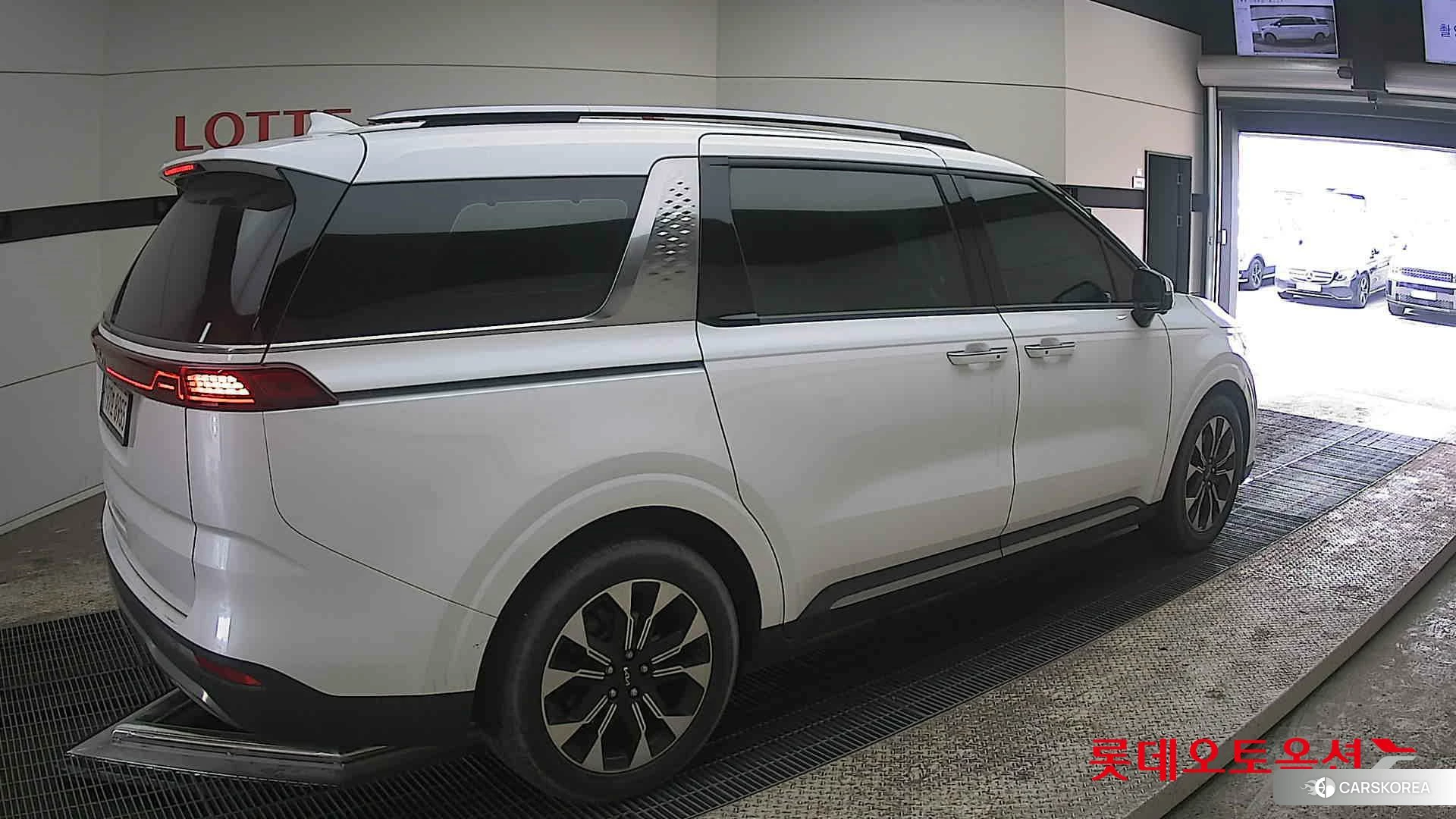 Kia Carnival id 3888384 из Кореи 10