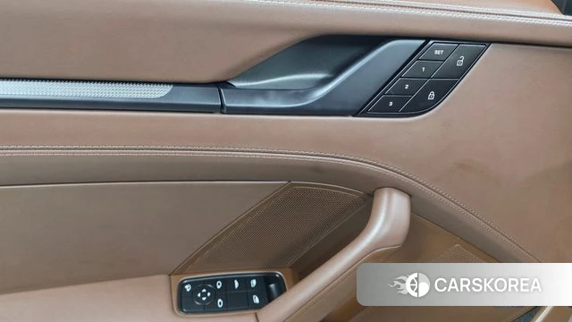 Porsche 911(992) id 3914619 из Кореи 10