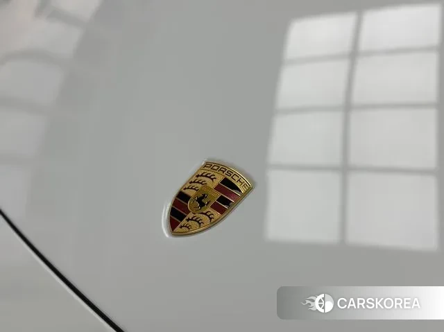 Porsche 911(992) id 3262399 из Кореи 10