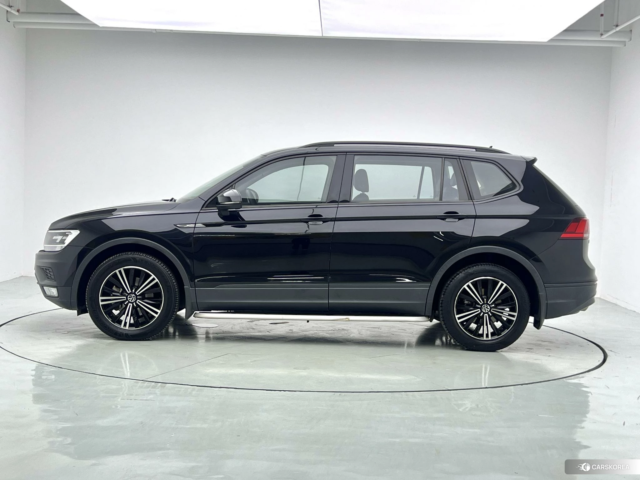 Volkswagen Tiguan L id 4498975 из Китая 10