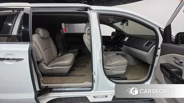 Kia All New Carnival id 3651936 из Кореи 10