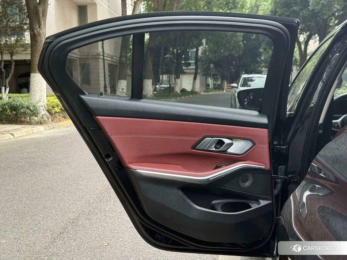 BMW 3 series id 4452284 из Китая 10