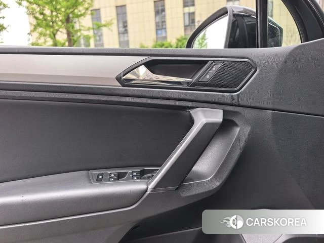 Volkswagen Tiguan L id 4273807 из Китая 10