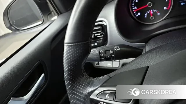 Kia Stonic id 3713615 из Кореи 10