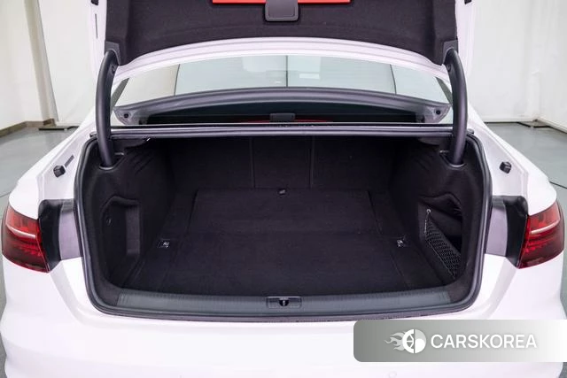 Audi A4L id 4210242 из Китая 10