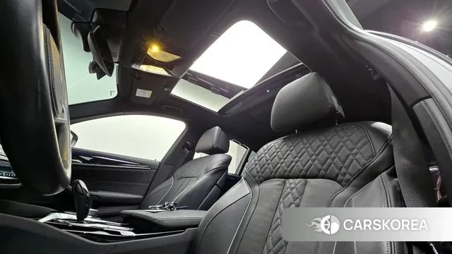 BMW 5 Series (G30) id 3555549 из Кореи 10