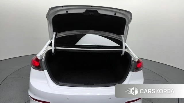 Hyundai Avante AD id 4508542 из Кореи 10