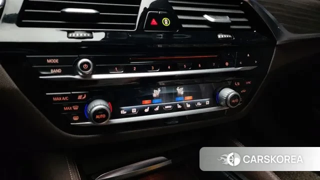 BMW 5 Series (G30) id 3682634 из Кореи 10