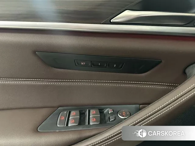 BMW 5 Series (G30) id 3448884 из Кореи 10