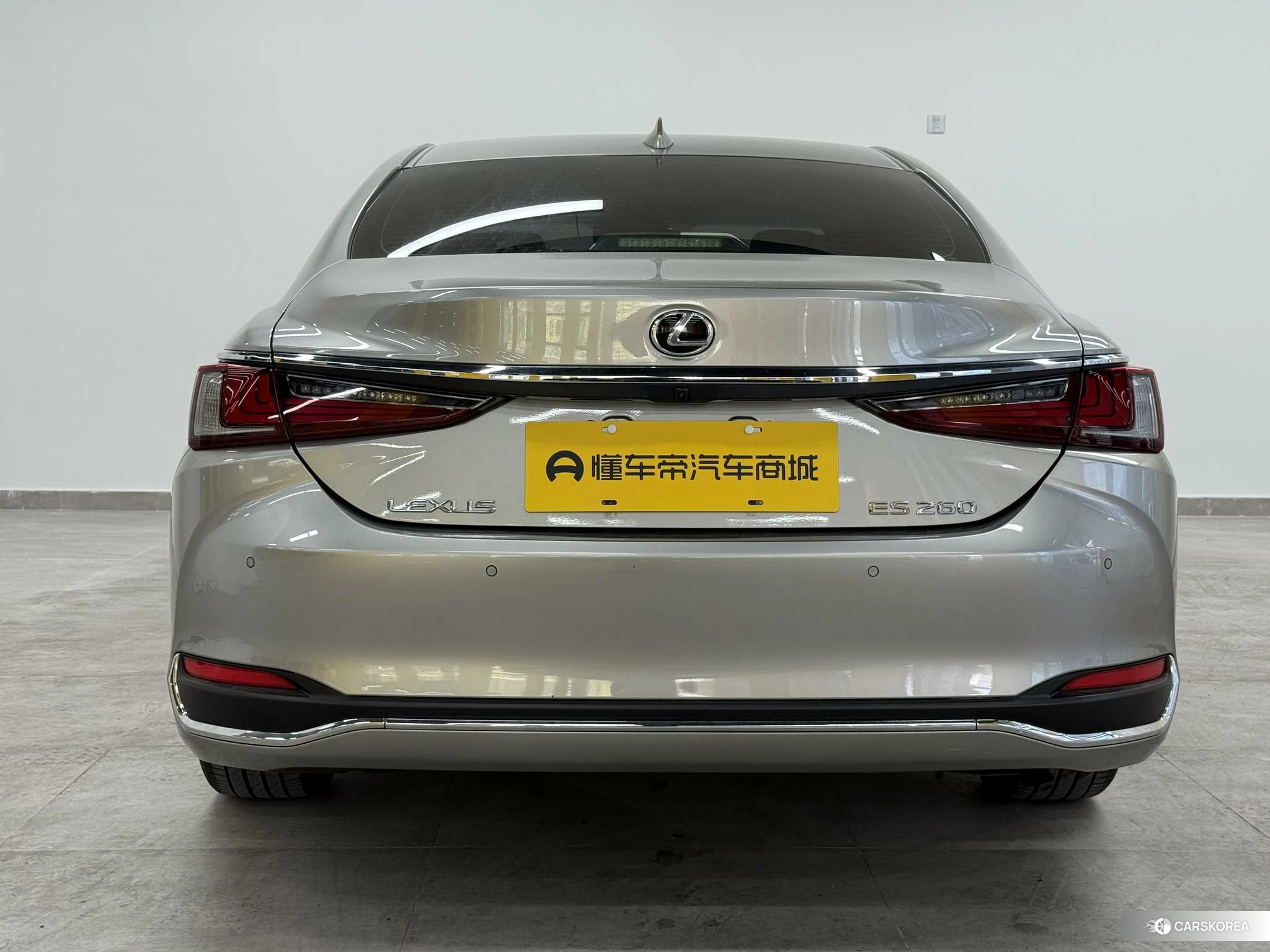 Lexus ES id 4512886 из Китая 10