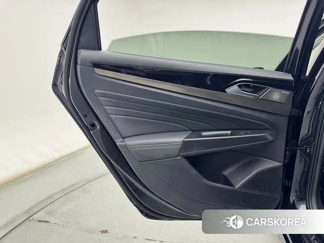 Volkswagen Passat id 4258561 из Китая 10