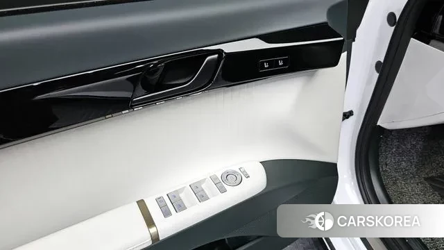 Hyundai Grandeur Hybrid (GN7) id 3103970 из Кореи 10