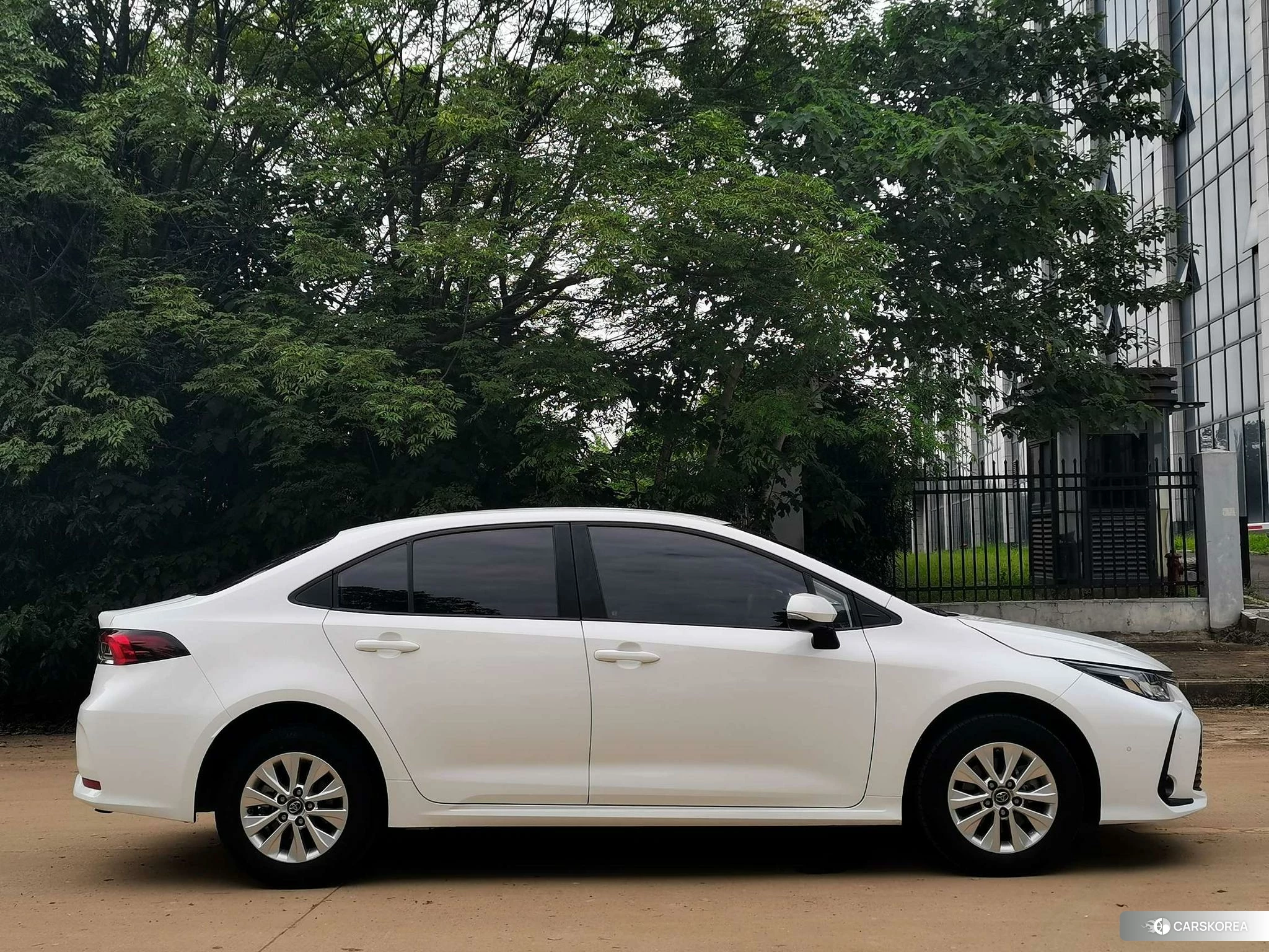 Toyota Corolla id 4461430 из Китая 10