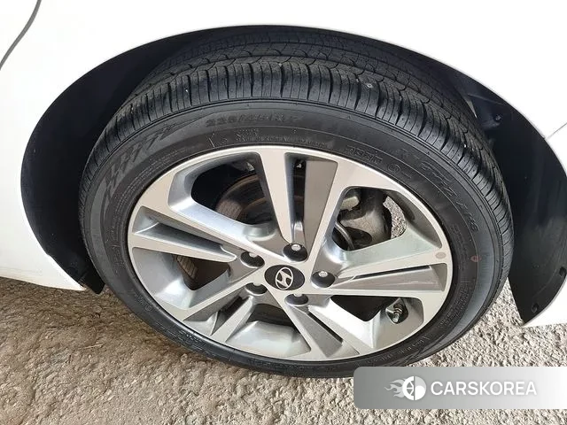 Hyundai Avante AD id 3297712 из Кореи 10