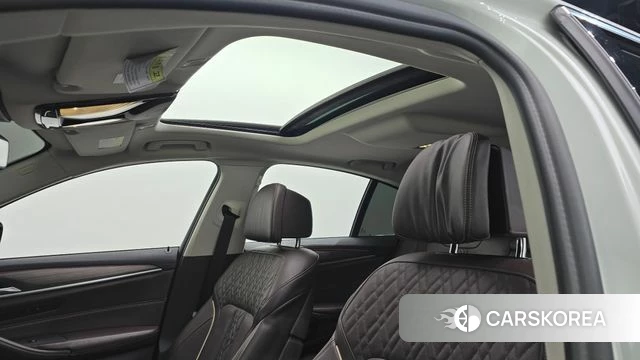 BMW 5 Series (G30) id 3873845 из Кореи 10