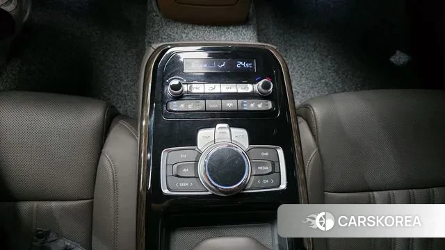 Genesis G90 id 3578519 из Кореи 10