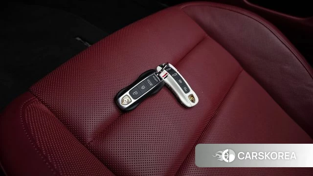Porsche 911(992) id 4676477 из Кореи 10