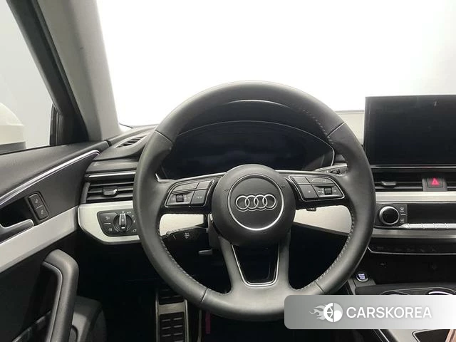 Audi A4L id 4394042 из Китая 10