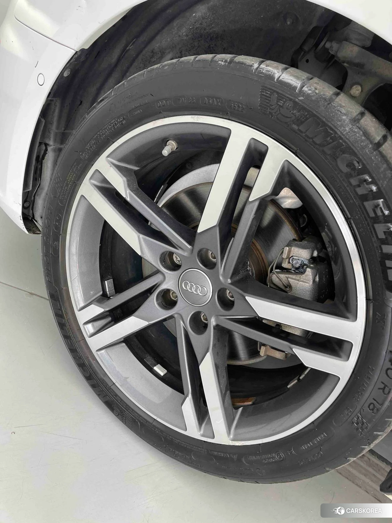 Audi A4L id 4498696 из Китая 10